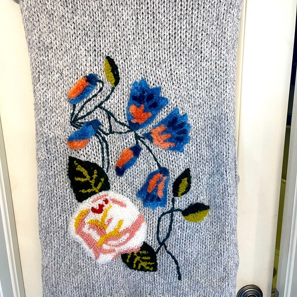 Nathalie Lete: Anthropologie Luxembourg Floral Gray scarf - Picture 6 of 8